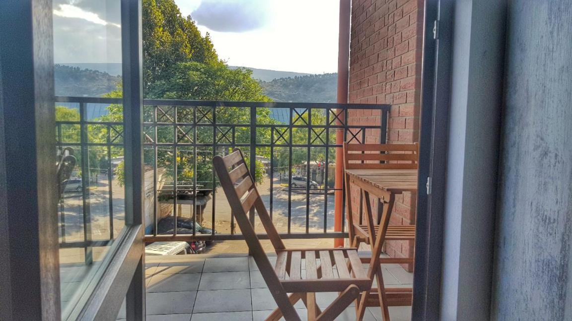 Your Home In Tbilisi: Cosy Stay In The Old City Extérieur photo
